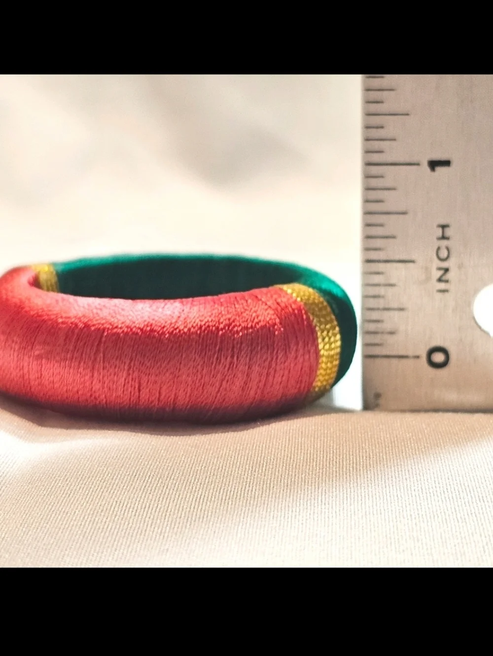 8 Kemp & Beatley Holiday Napkin Rings Green Red Gold thread . Christmas Vibe.